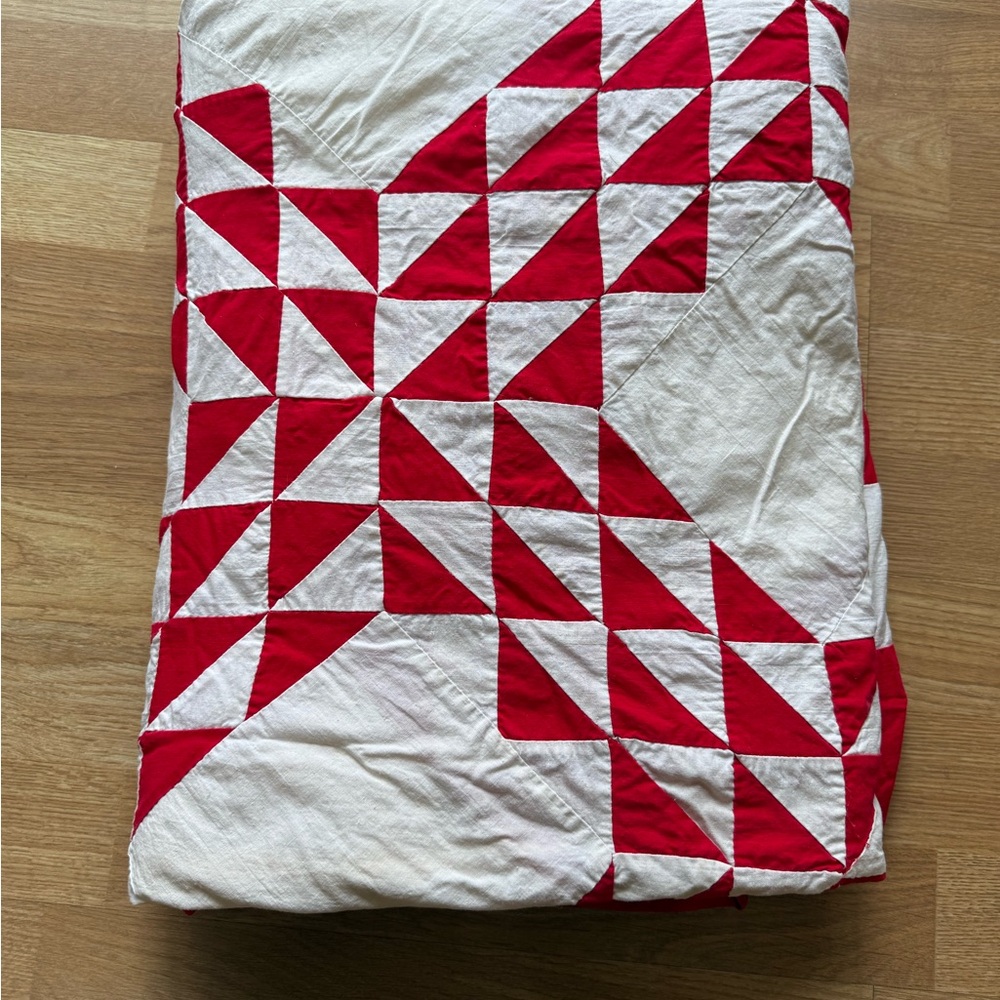 Antique 1930s Red And White Ocean Waves Quilt Top - Picture 14 of 14